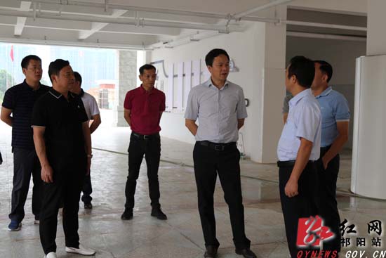 68 9月2日,永州市副市长谢景林深入祁阳县郡祁学校调研