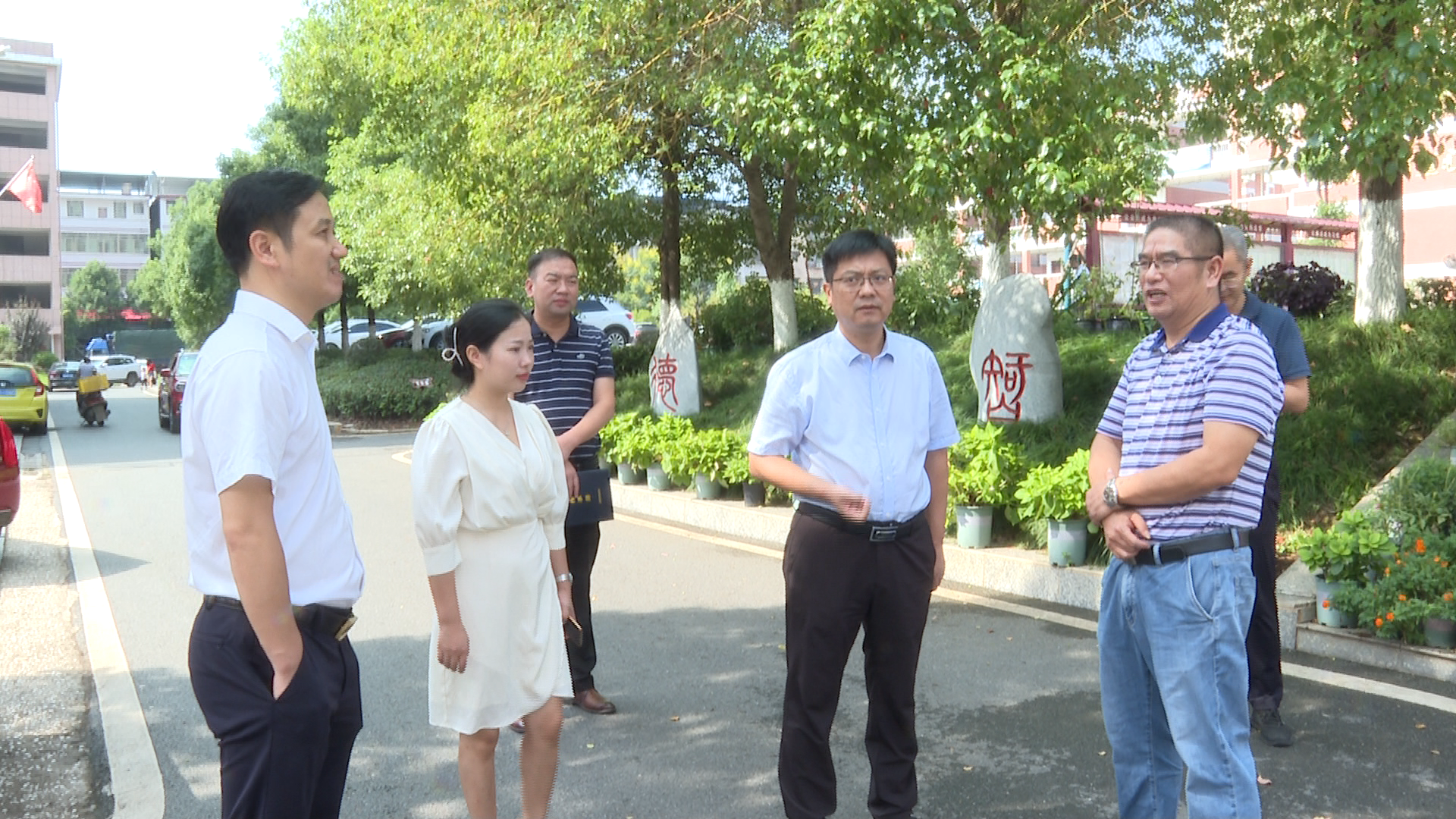 浯溪二中,市特殊学校,浯溪一中,文昌中学等地,走进校园,步入班级,察看