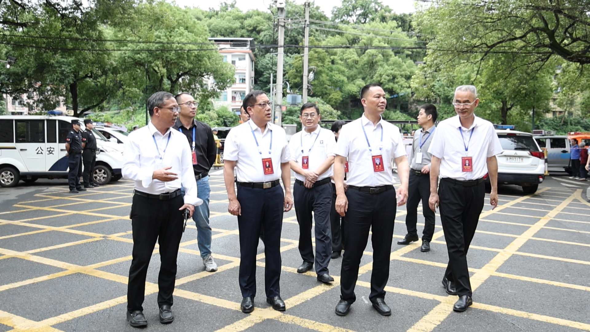 书记巡考-1.bmp 书记巡考-1.bmp
